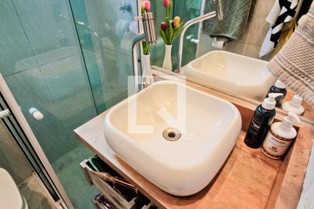 Banheiro de apartamento à venda com 2 quartos, 50m² em Vila Cruz das Almas, São Paulo