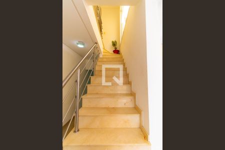 Escada de casa para alugar com 3 quartos, 84m² em Parque da Vila Prudente, São Paulo