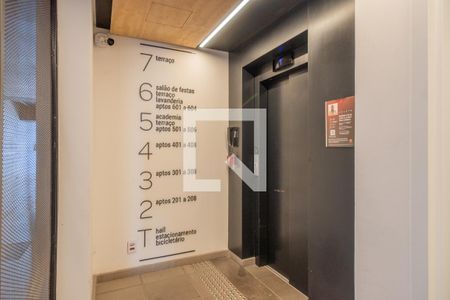 Área comum - Elevador de apartamento à venda com 1 quarto, 33m² em Cidade Baixa, Porto Alegre