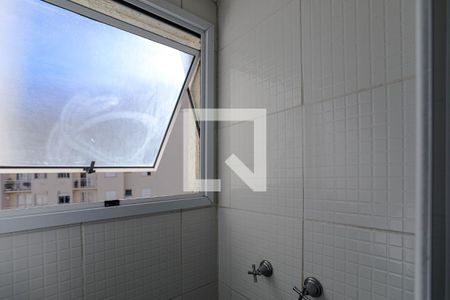 Banheiro de apartamento para alugar com 2 quartos, 47m² em Vila Mogilar, Mogi das Cruzes