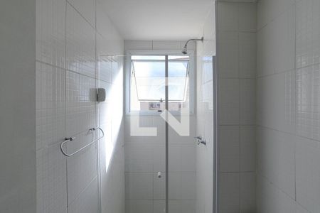Banheiro de apartamento para alugar com 2 quartos, 47m² em Vila Mogilar, Mogi das Cruzes