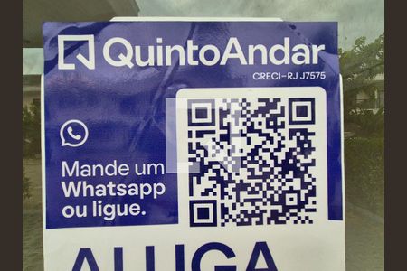 Plaquinha  de casa de condomínio à venda com 3 quartos, 133m² em Vargem Grande, Rio de Janeiro