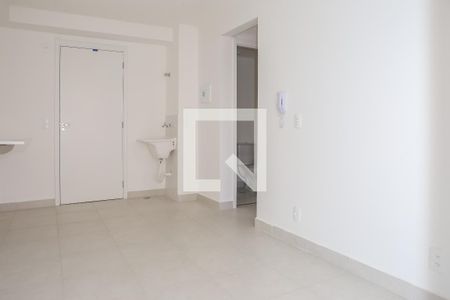 Sala de apartamento à venda com 2 quartos, 35m² em Parque Industrial Tomas Edson, São Paulo