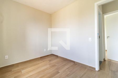 Quarto 1 de apartamento para alugar com 2 quartos, 43m² em Vila Cristalia, São Paulo
