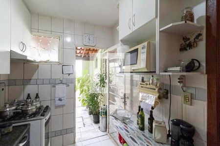 Cozinha de casa à venda com 4 quartos, 180m² em Copacabana, Belo Horizonte