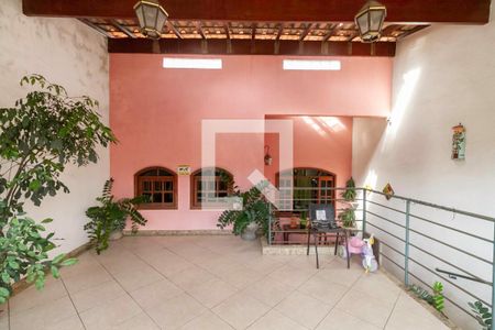 Garagem de casa à venda com 4 quartos, 180m² em Copacabana, Belo Horizonte