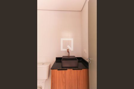 Banheiro de apartamento à venda com 1 quarto, 54m² em Vila Invernada, São Paulo