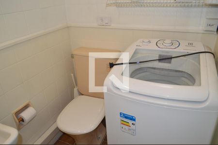 Banheiro de kitnet/studio para alugar com 1 quarto, 25m² em Liberdade, São Paulo