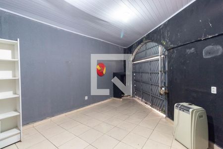 Garagem de casa à venda com 4 quartos, 250m² em Chácara Cruzeiro do Sul, São Paulo