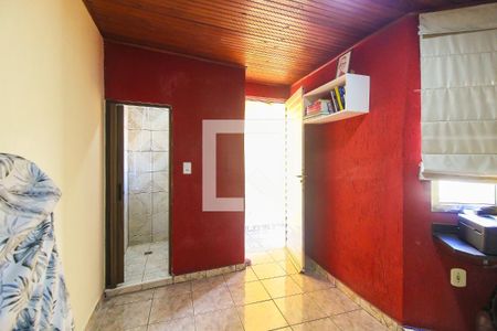 Suíte de casa à venda com 4 quartos, 100m² em Vila Carmosina, São Paulo