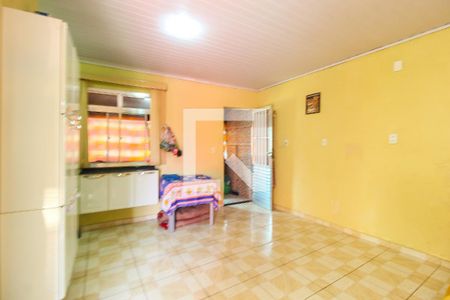 Sala de casa à venda com 4 quartos, 100m² em Vila Carmosina, São Paulo