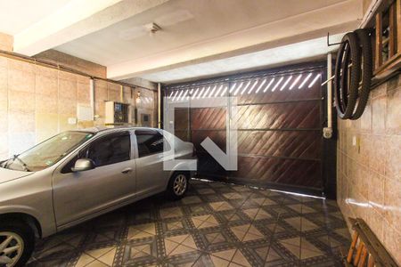 Garagem de casa à venda com 4 quartos, 100m² em Vila Carmosina, São Paulo