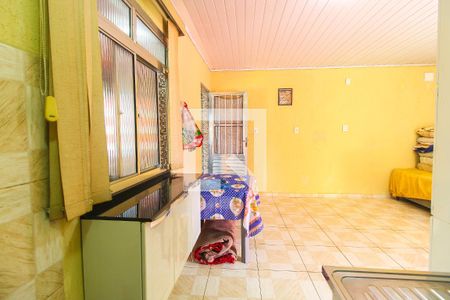 Cozinha de casa à venda com 4 quartos, 100m² em Vila Carmosina, São Paulo