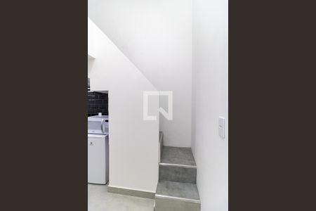 Escada de apartamento para alugar com 1 quarto, 20m² em Aclimação, São Paulo