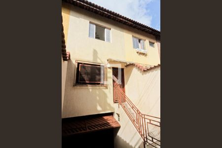 Garagem de casa à venda com 3 quartos, 140m² em Vila Palmeiras, São Paulo