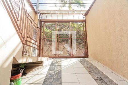 Garagem de casa à venda com 3 quartos, 140m² em Vila Palmeiras, São Paulo