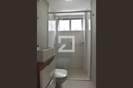 Banheiro de apartamento para alugar com 1 quarto, 38m² em Centro Cívico, Curitiba