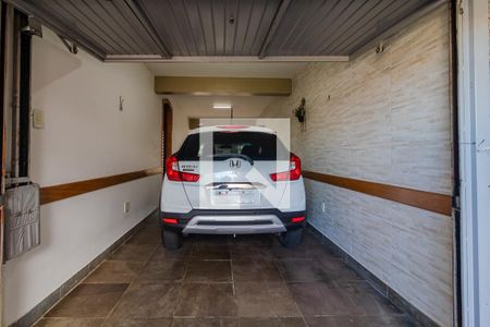 Garagem de casa à venda com 3 quartos, 244m² em Cavalhada, Porto Alegre