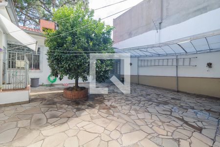 Quintal dos Fundos de casa à venda com 3 quartos, 244m² em Cavalhada, Porto Alegre