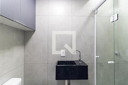 Banheiro de kitnet/studio para alugar com 1 quarto, 20m² em Aclimação, São Paulo