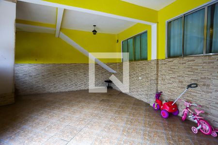 Garagem de casa à venda com 3 quartos, 125m² em Jardim Maria Rosa, Taboão da Serra