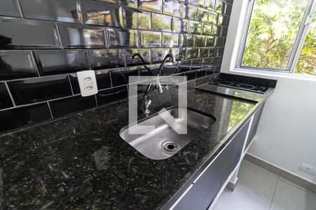 Cozinha de apartamento para alugar com 1 quarto, 20m² em Aclimação, São Paulo
