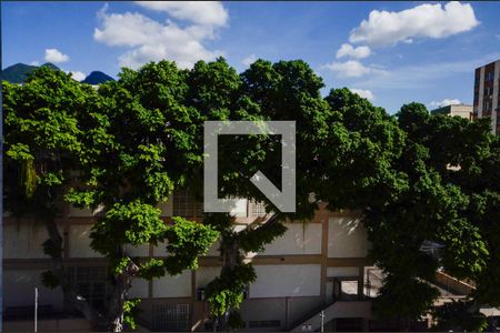 Sala - Vista de apartamento à venda com 2 quartos, 68m² em Tijuca, Rio de Janeiro