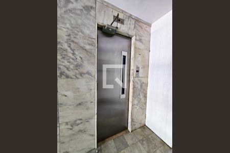 Elevador de apartamento à venda com 3 quartos, 85m² em Higienópolis, Rio de Janeiro