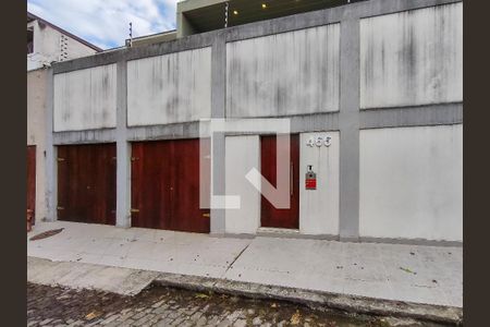 Fachada de casa à venda com 4 quartos, 330m² em Grajaú, Rio de Janeiro