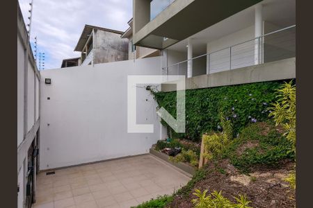 Garagem de casa à venda com 4 quartos, 330m² em Grajaú, Rio de Janeiro