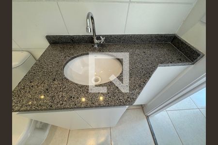 Banheiro Social de apartamento para alugar com 3 quartos, 60m² em Recreio dos Bandeirantes, Rio de Janeiro