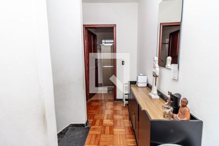 Corredor de casa à venda com 3 quartos, 180m² em Vila Hamburguesa, São Paulo