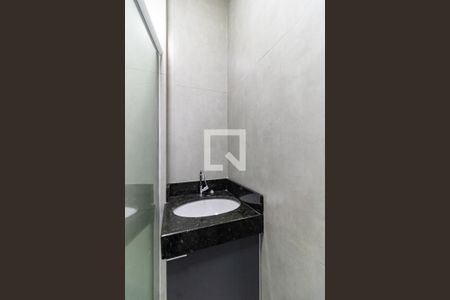 Banheiro de kitnet/studio para alugar com 1 quarto, 20m² em Aclimação, São Paulo