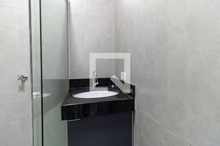 Banheiro de kitnet/studio para alugar com 1 quarto, 20m² em Aclimação, São Paulo