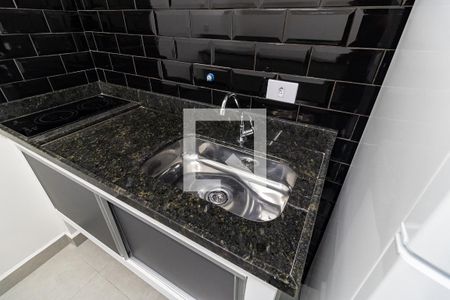 Cozinha de kitnet/studio para alugar com 1 quarto, 20m² em Aclimação, São Paulo