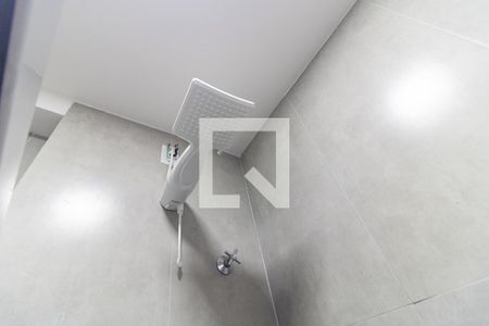 Banheiro de kitnet/studio para alugar com 1 quarto, 20m² em Aclimação, São Paulo