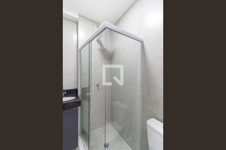 Banheiro de kitnet/studio para alugar com 1 quarto, 20m² em Aclimação, São Paulo