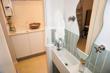 Lavabo de apartamento para alugar com 2 quartos, 130m² em Jardim Paulista, São Paulo