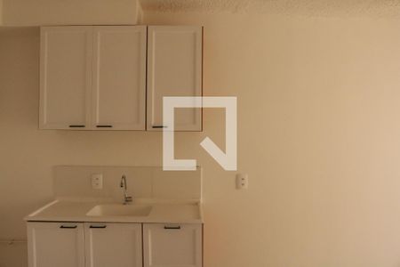 Sala/Cozinha de apartamento para alugar com 1 quarto, 30m² em Parque Industrial Tomas Edson, São Paulo