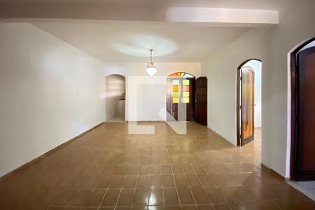 Sala de casa para alugar com 3 quartos, 90m² em Boca do Rio, Salvador
