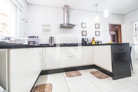 Cozinha de casa de condomínio à venda com 3 quartos, 280m² em Parque Sinai, Santana de Parnaíba