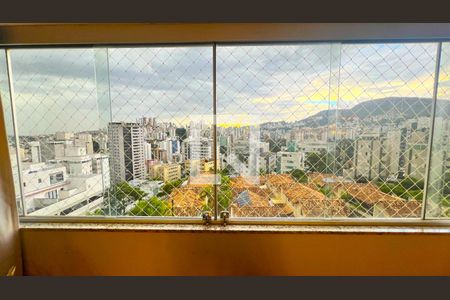 Sala vista de apartamento à venda com 4 quartos, 115m² em Buritis, Belo Horizonte