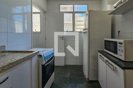 Cozinha de apartamento para alugar com 2 quartos, 60m² em Balneario Cidade Atlantica, Guarujá