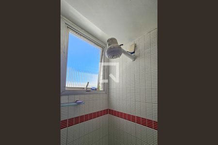 Banheiro de apartamento para alugar com 2 quartos, 60m² em Balneario Cidade Atlantica, Guarujá