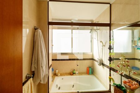 Banheiro de apartamento à venda com 2 quartos, 73m² em Vila Mazzei, São Paulo