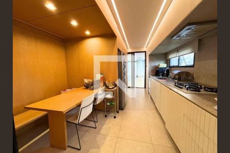 Apartamento à venda com 3 quartos, 218m² em Alto da Lapa, São Paulo