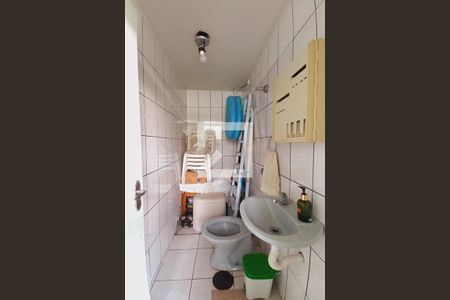 Banheiro de Serviço de casa à venda com 3 quartos, 140m² em Vila Santana, Campinas