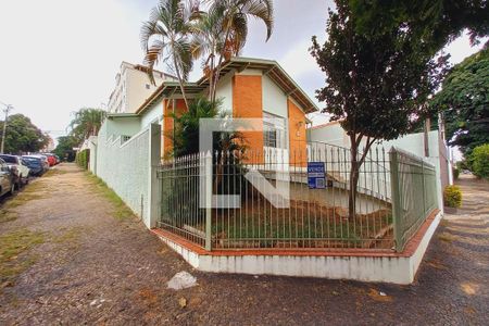 Fachada do Prédio de casa à venda com 3 quartos, 140m² em Vila Santana, Campinas