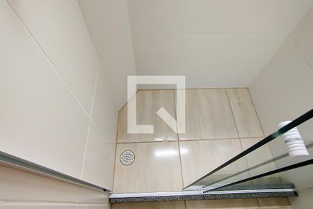 Banheiro de apartamento para alugar com 1 quarto, 45m² em Curicica, Rio de Janeiro