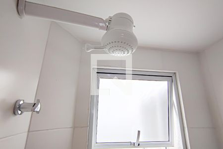 Banheiro de apartamento para alugar com 1 quarto, 45m² em Curicica, Rio de Janeiro